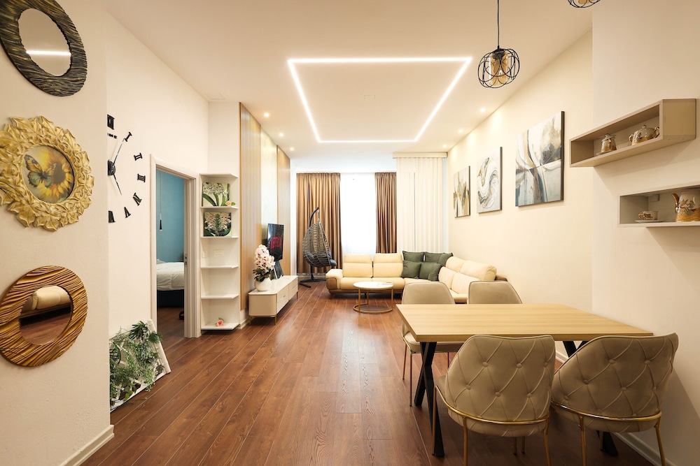 Grandstay Apartments 81