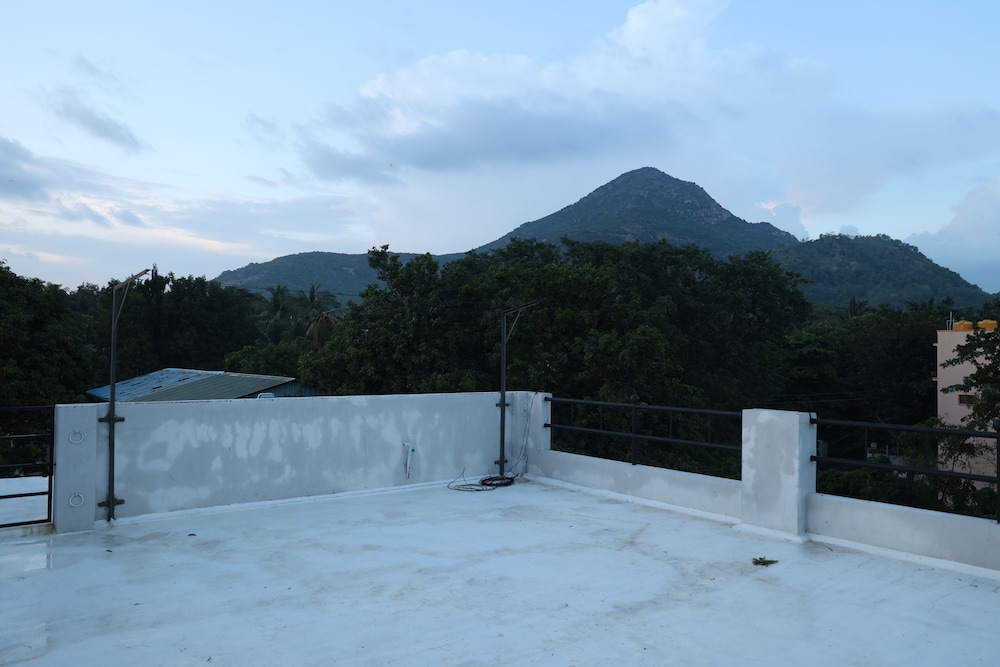 Dwaraka Guest House