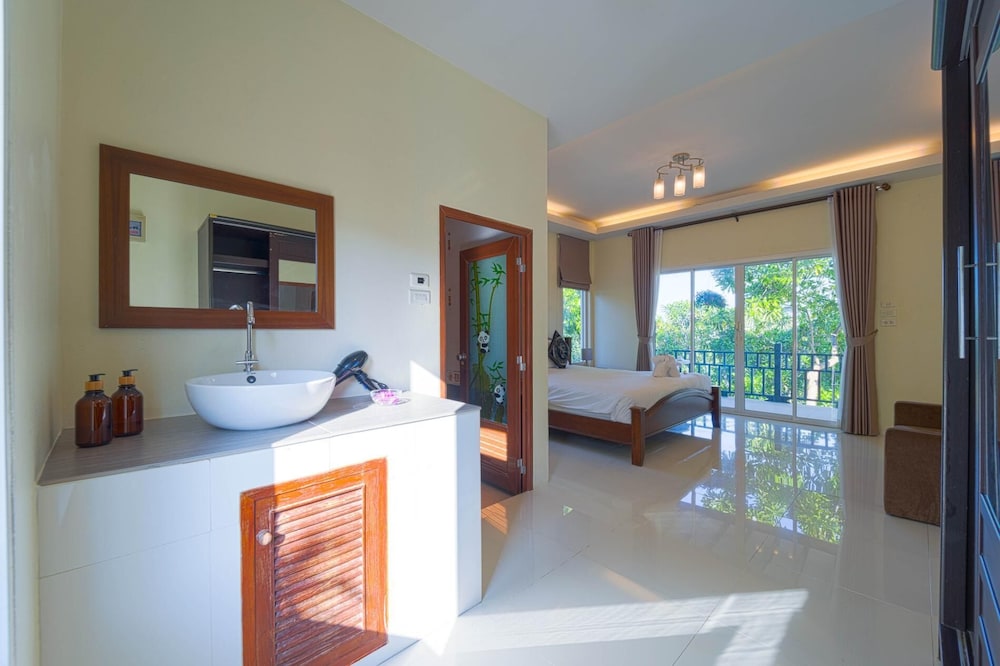 Fantastic 7 Bungalow Private Resort BR7