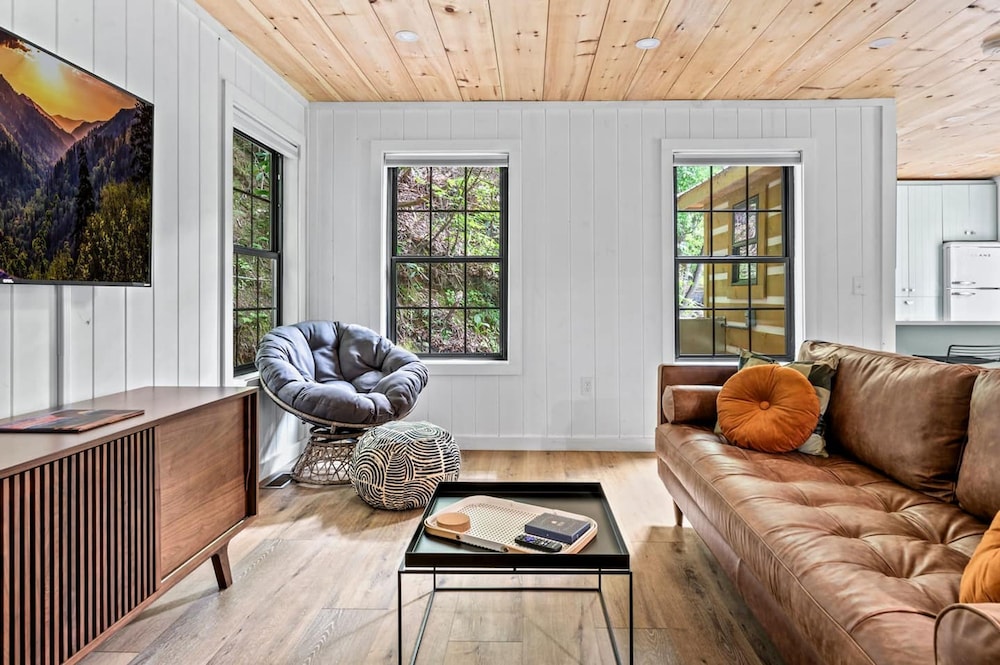 Group Getaway Modern Cabins Sleep 16 Gatlinburg