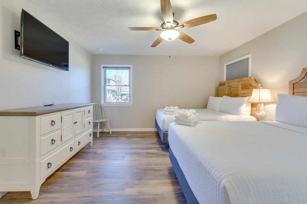Walk to Gulf: Tranquil Home w/ Yard in Pcb!