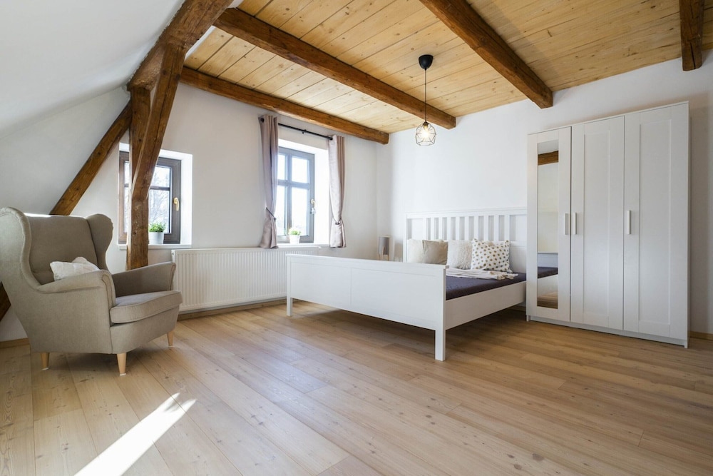 Villa in Rudnik With Private hot tub