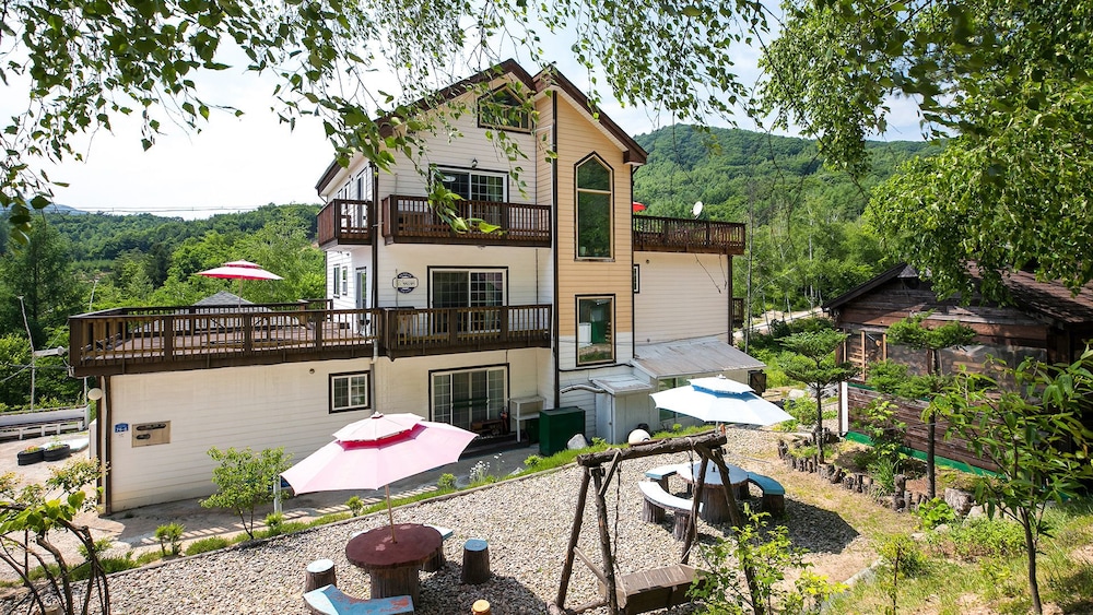 Secret Garden Pension