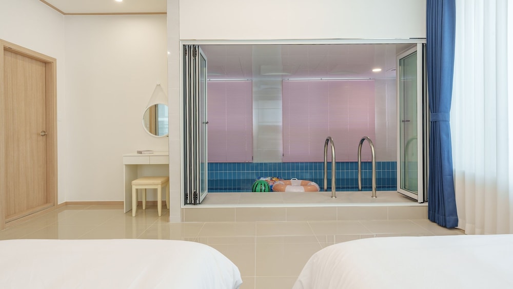 Gapyeong Reflex Pool Villa Pension