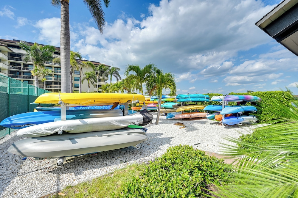 Sunset View & On Beach: Marco Island Condo