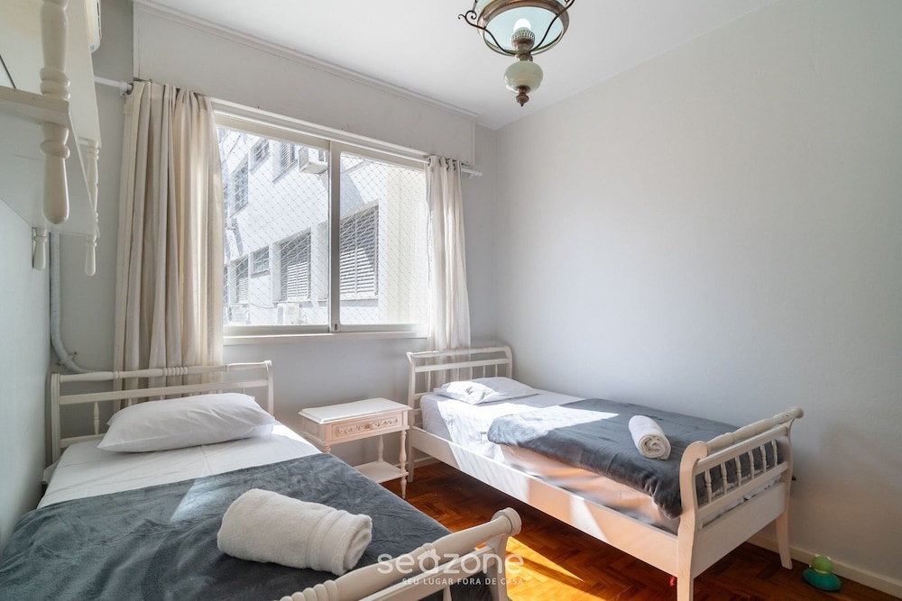 2 Bedroom Apartment in Downtown Floripa Ebe0804