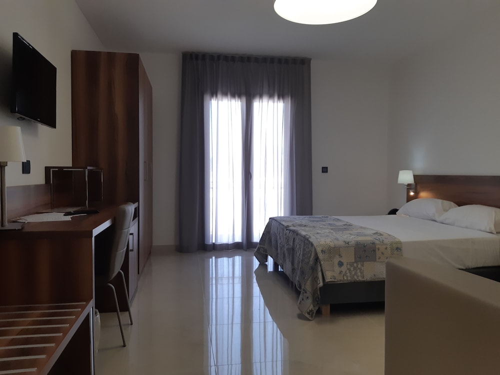 Morello Beach Hotel