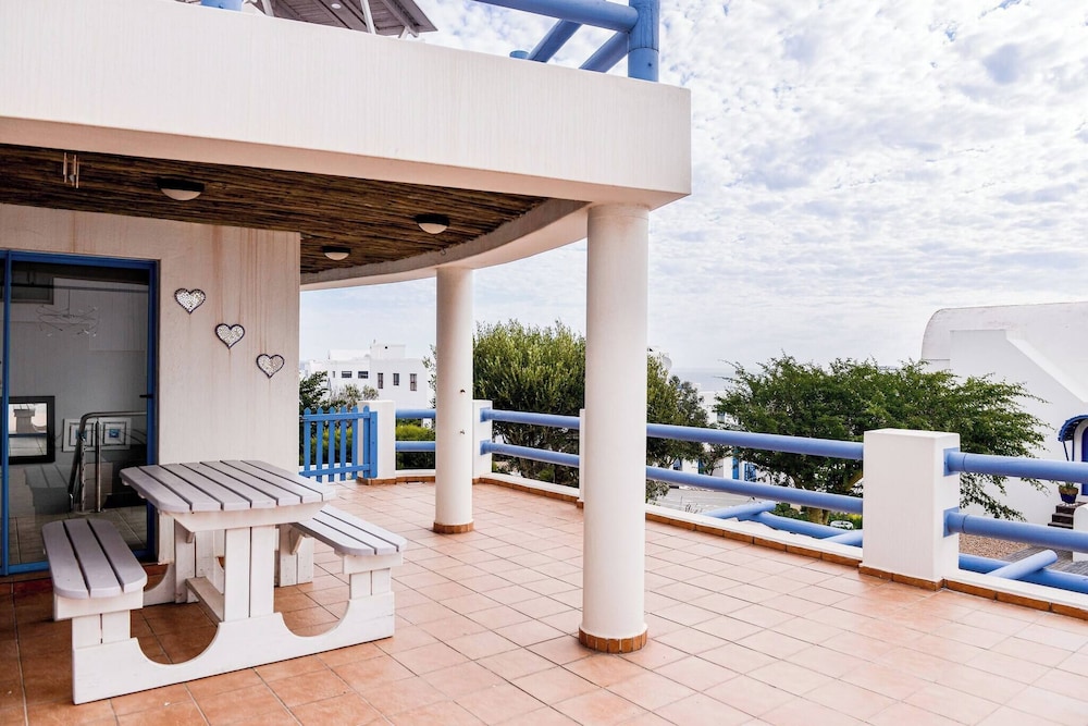 Charis to Theo - Relax in Style at This 3-bedroomed Langebaan Holiday House