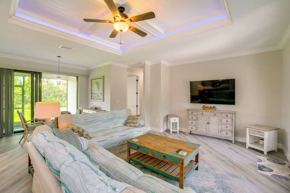 Golf Days & Beach Fun: Port Charlotte Home w/ Yard