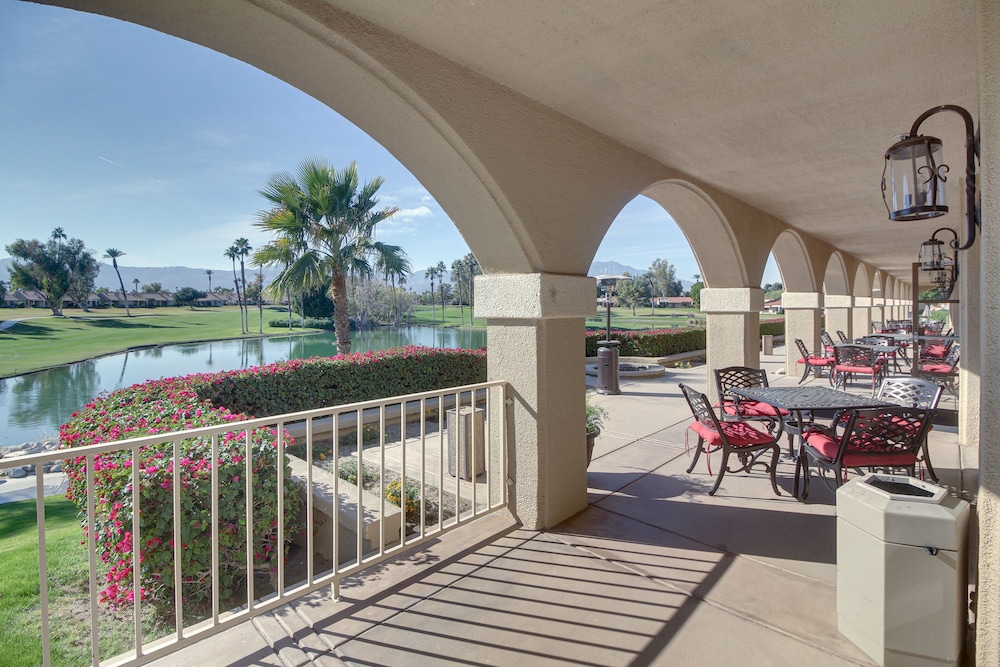 Pet-friendly Palm Desert Gem on Golf Course! view 2