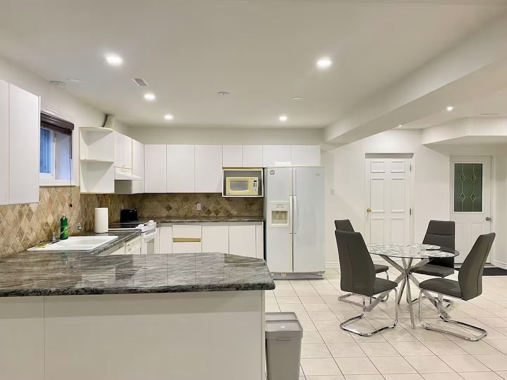 Vibrant City Retreat