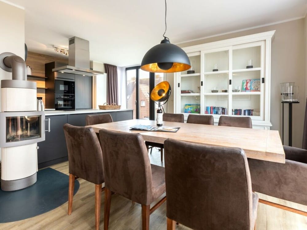 Reethuus Sud Modern Retreat