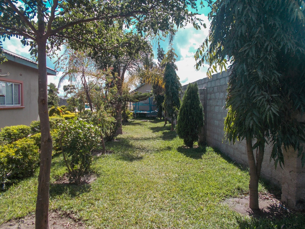 Shema Guest Lodge