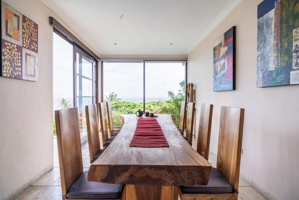 Aomi Villa