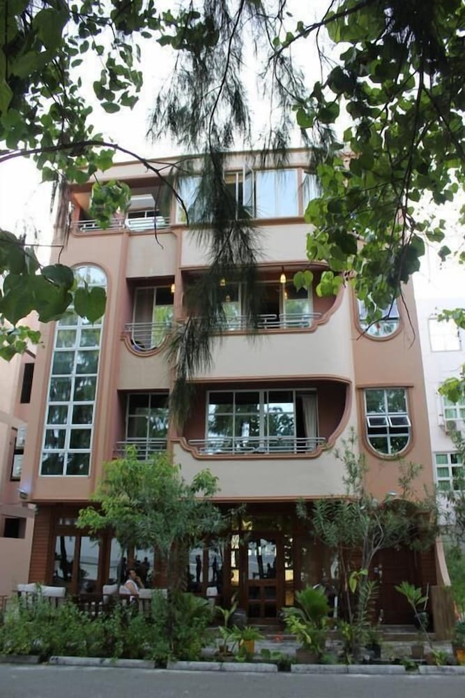 Eureka Serenity Athiri Inn