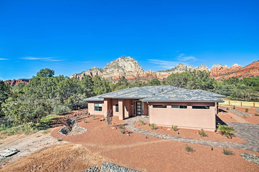 Tranquil Sedona Home With Fireplace & Hot Tub! view 5