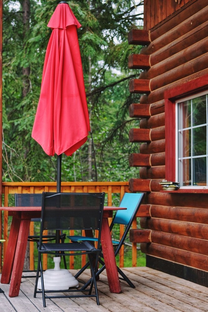 Little Atlin Lodge