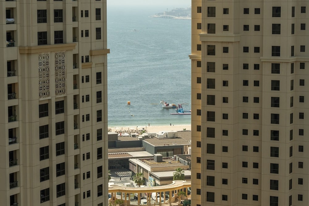 Premium 1-bedroom Apartment in Dubai Marina