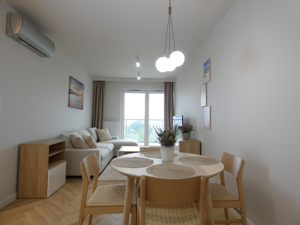 RentPlanet - przy Dworcu Głównym