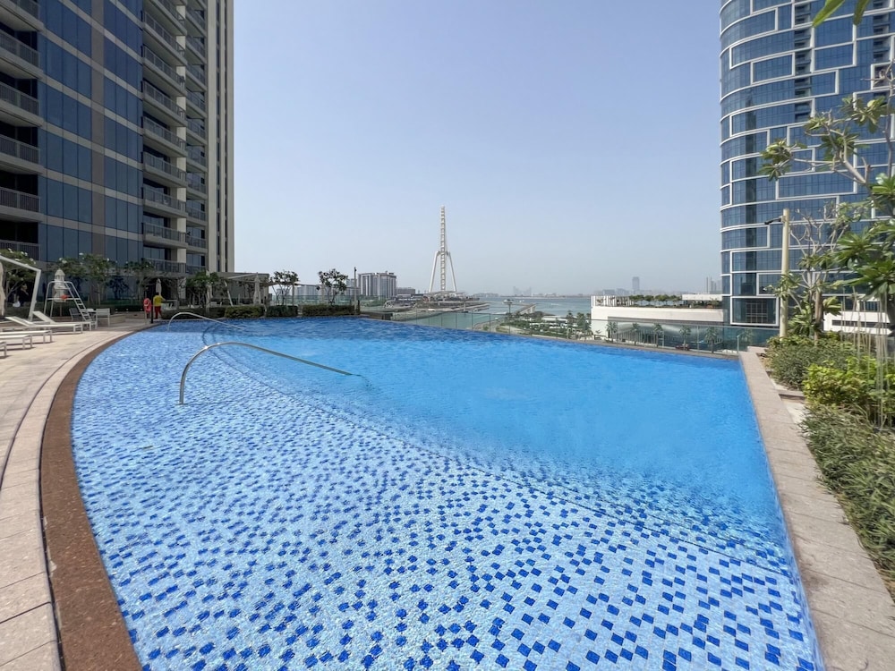 Unit 209 52 42 Tower 1