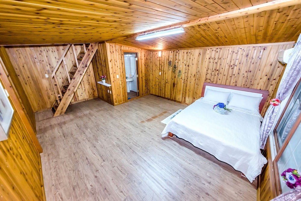 The May of Jeju House Pension