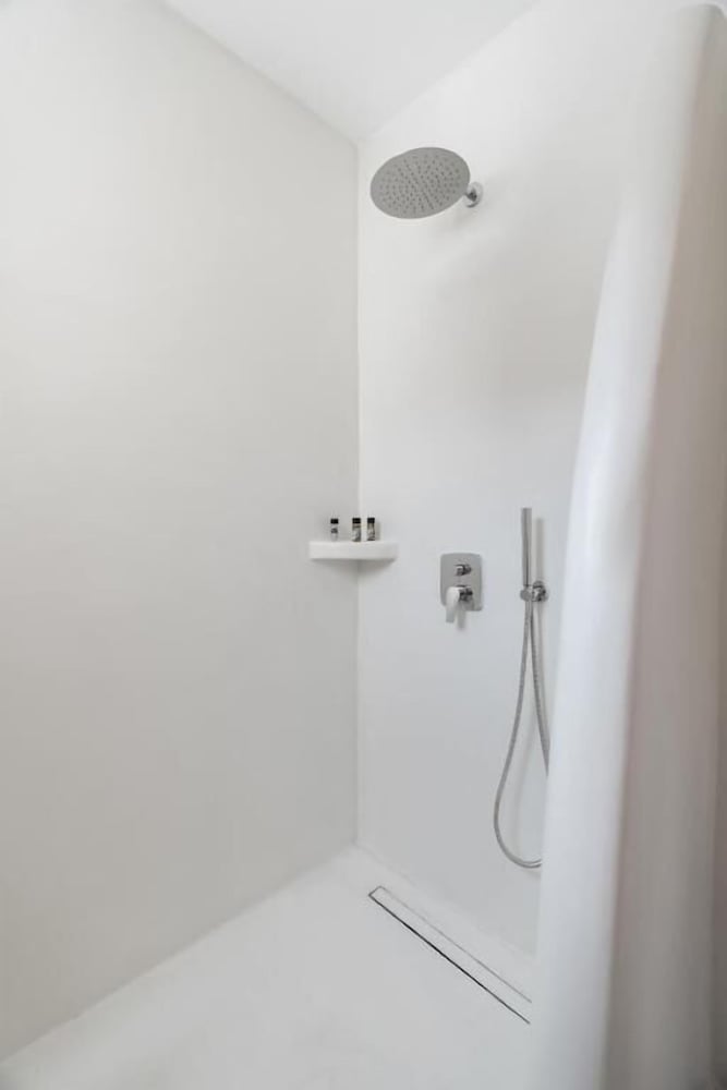 MAEVA Santorini Suites