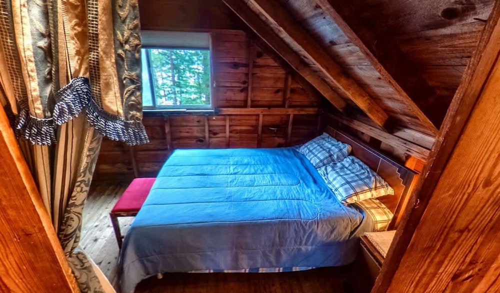 Private Island 5 Homes 2 Hottub Boat -sleeps 17