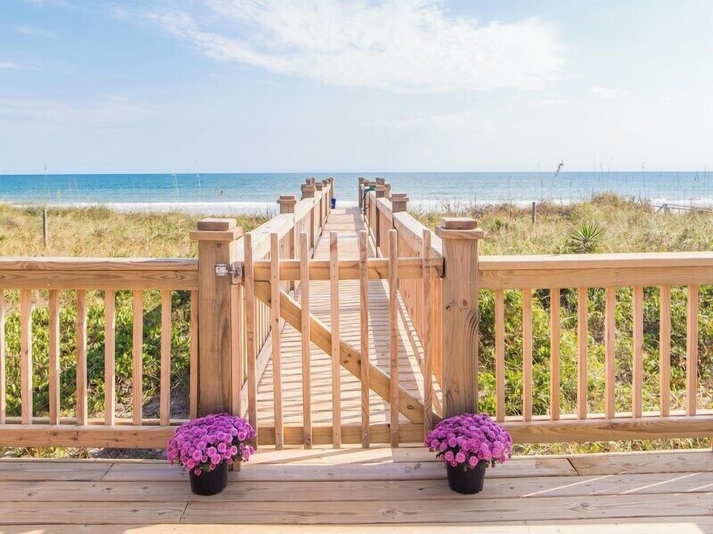 Tournesol by Topsail Realty