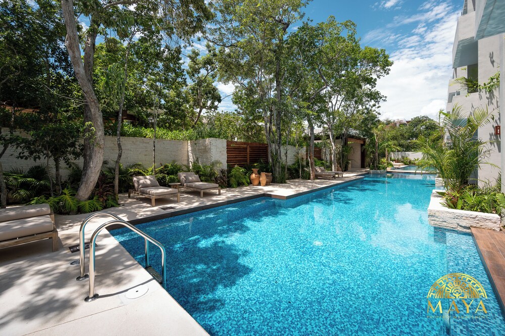NHOA 111A 2BR Condo Pool access