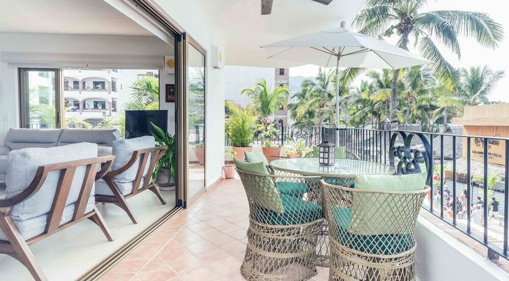 Ocean View 2Br Condo-balcony-beach-pool - 214