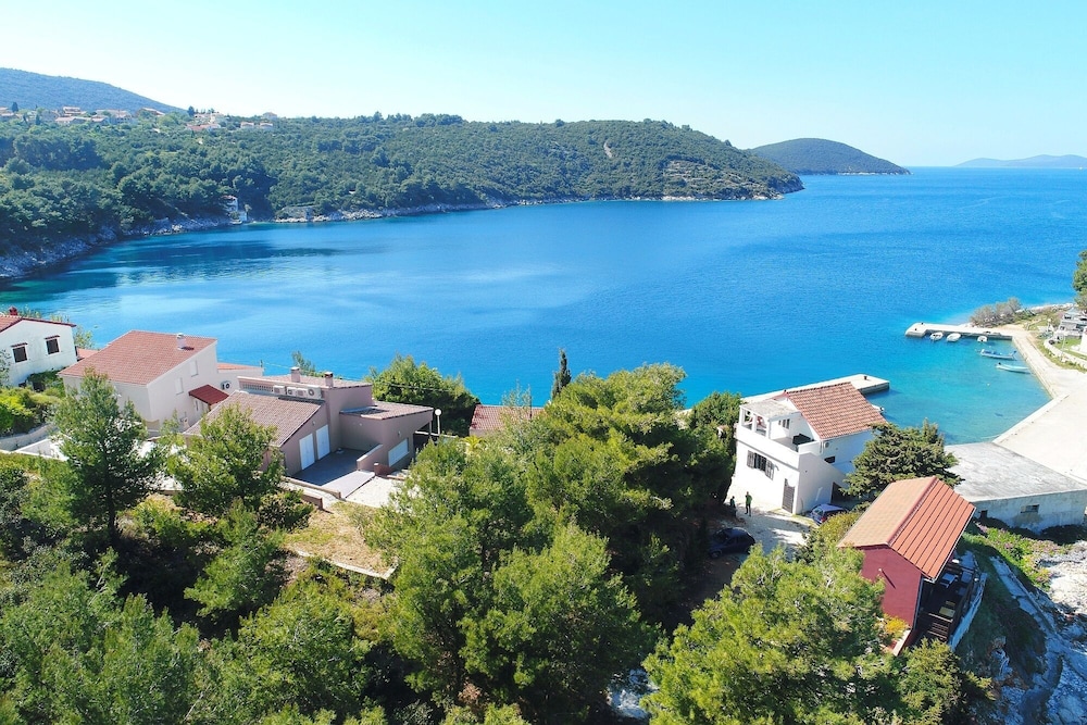 Apartment Located Directly on the Seaside, With Stunning Views and Seasight view 5
