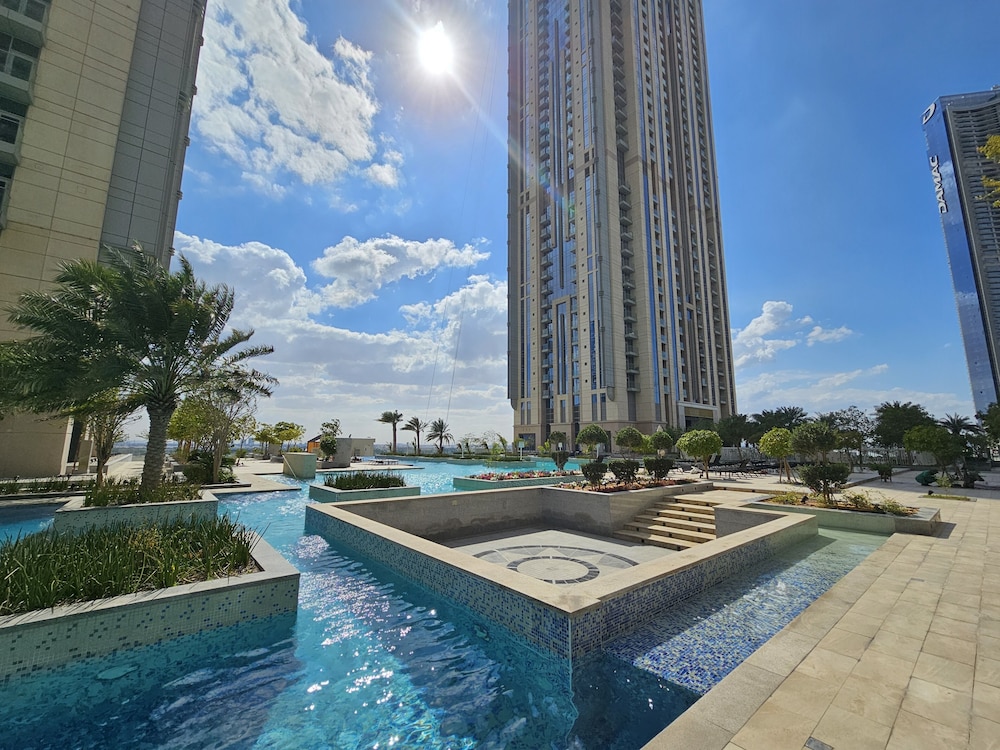 WelHome - Luxurious 2BR Apt. at Noora Tower in Business Bay
