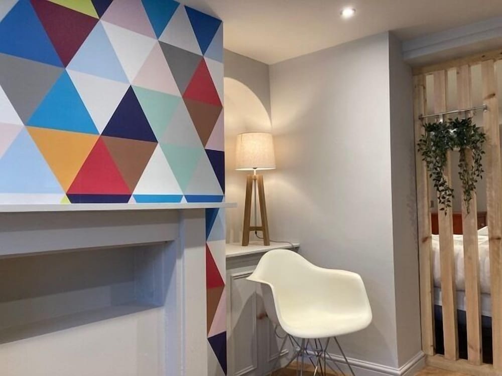Stylish Studio Apartment in Clifton Village view 3
