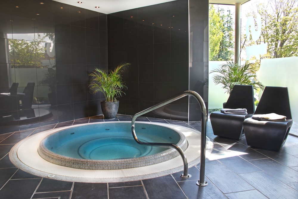 Yeovil Vacations - Lanes Hotel - Property Image 16