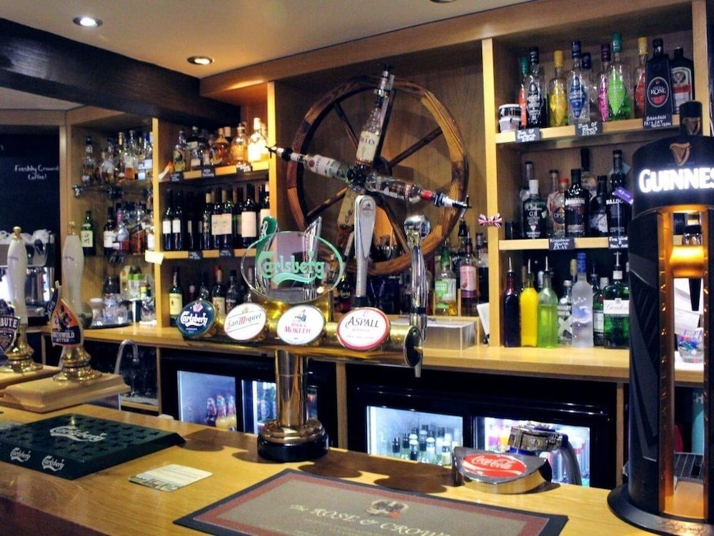 The Rose & Crown Free House