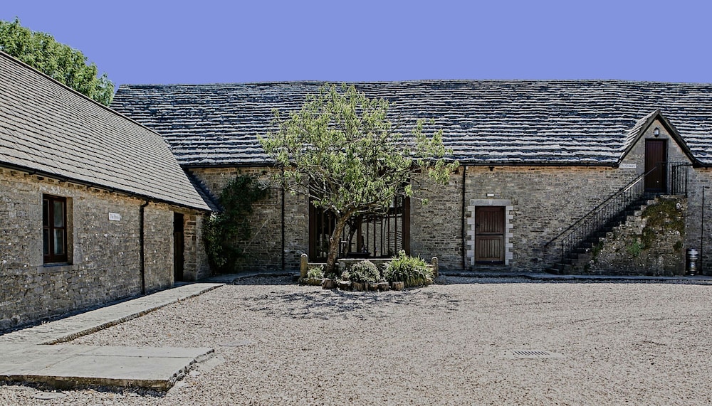 Wareham Vacations - Kingston Country Courtyard - Property Image 1
