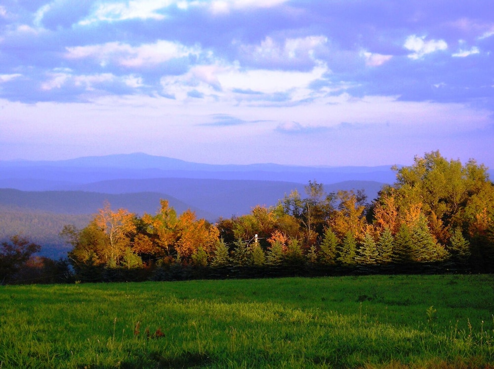 Cooper Hill Inn