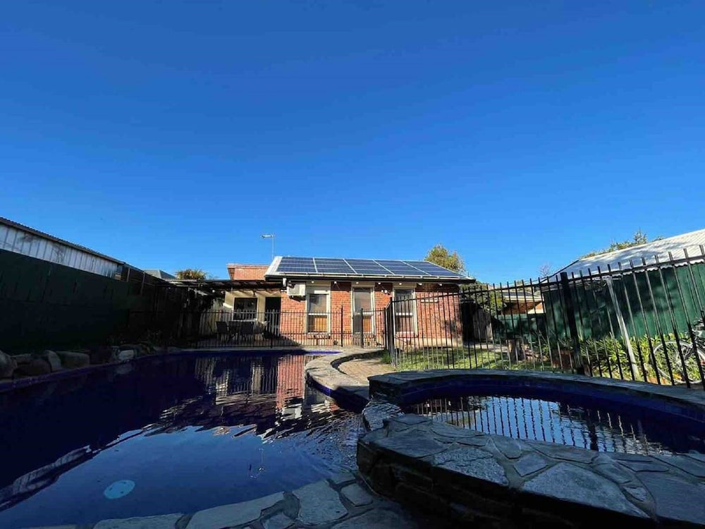 Unwind Westbourne Park Saltpool Hideaway