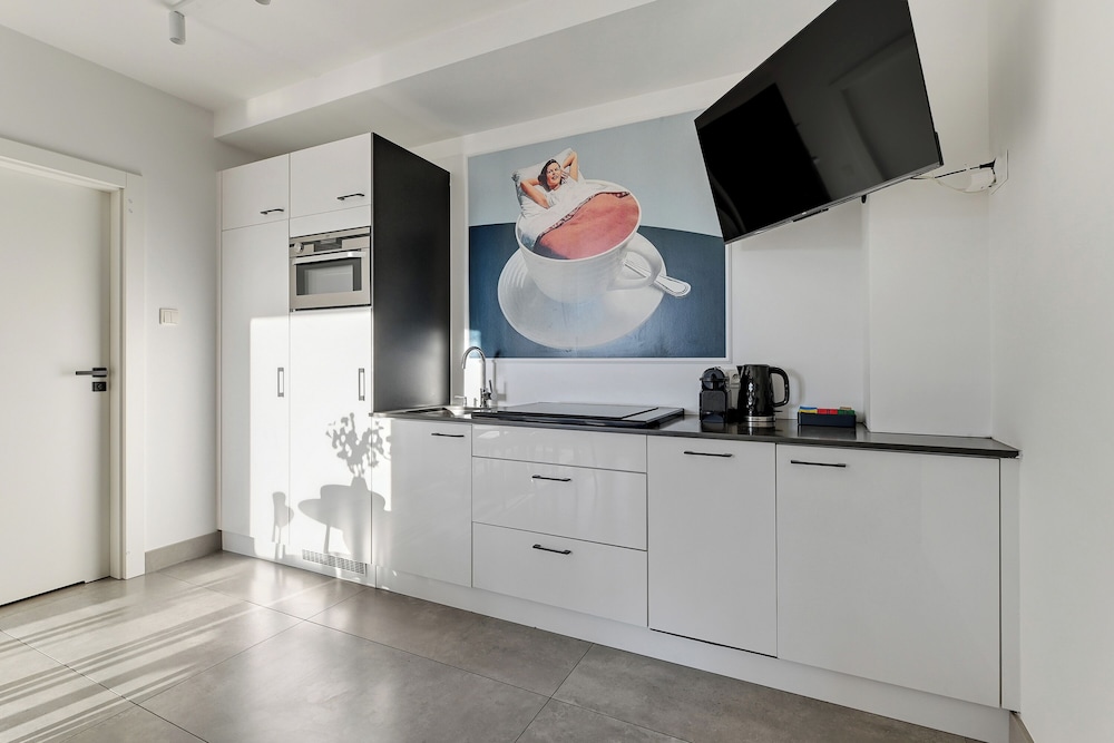 Aura - Riverside & Parking by Downtown Apartments