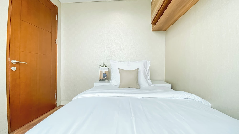 Wonderful And Homey 2Br Apartment At Springhill Terrace Residence