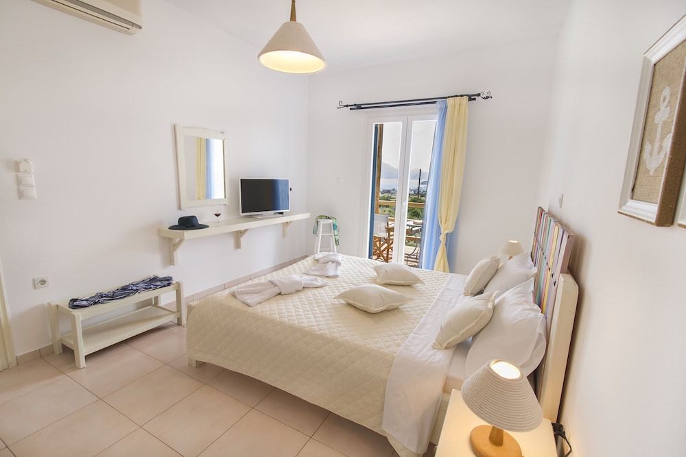 Faros Apartments
