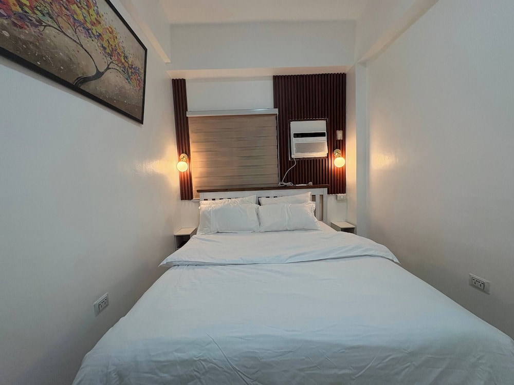 Near Mactan International Airport Condo With Private Entrance and Shared Pool