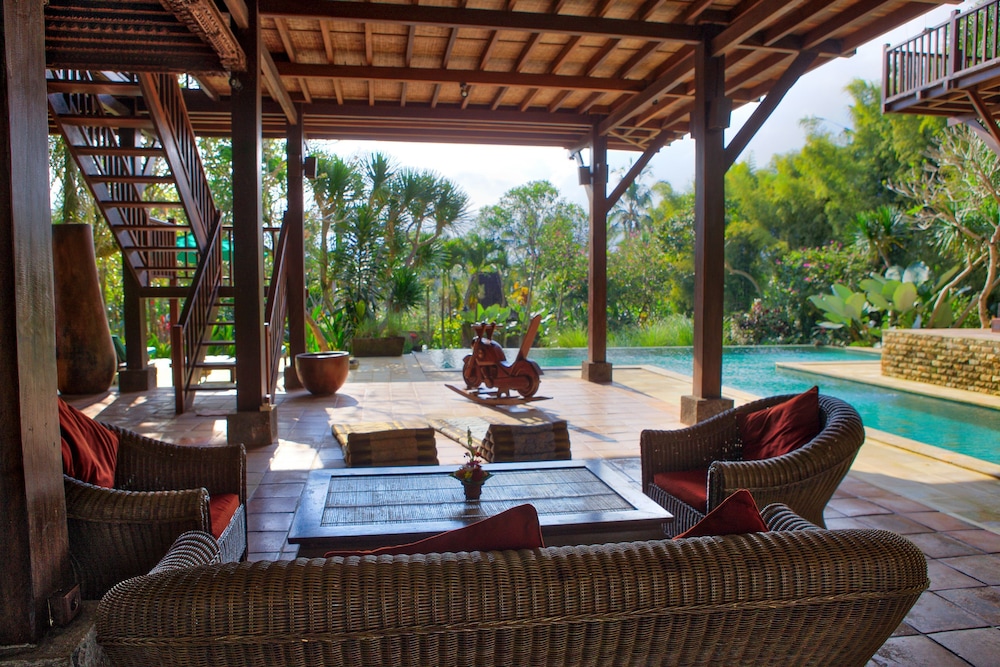Villa Atas Awan