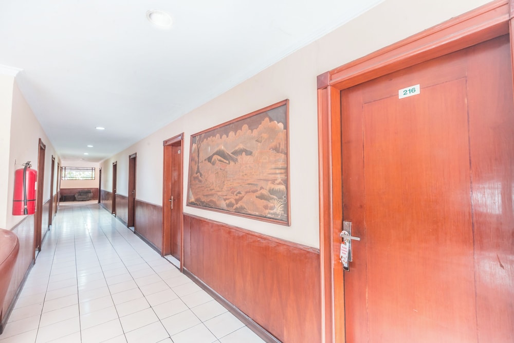 OYO 94759 Hotel Taman Cibinong