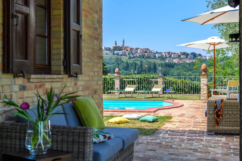 La Girolima 6 2 by Marche Holiday Villas