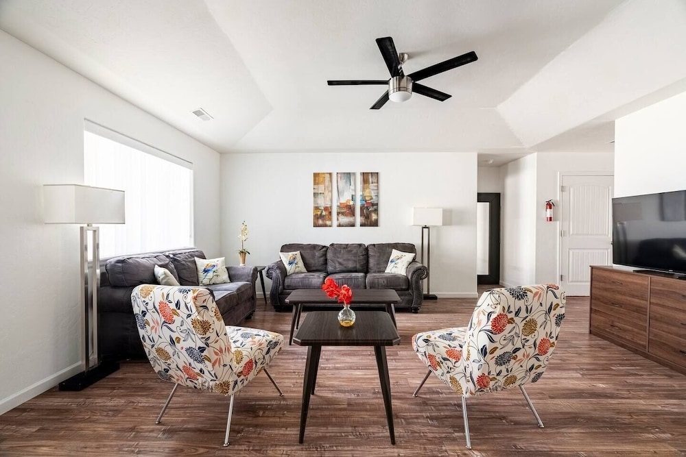 Canyon View Oasis 3 Bedroom Home