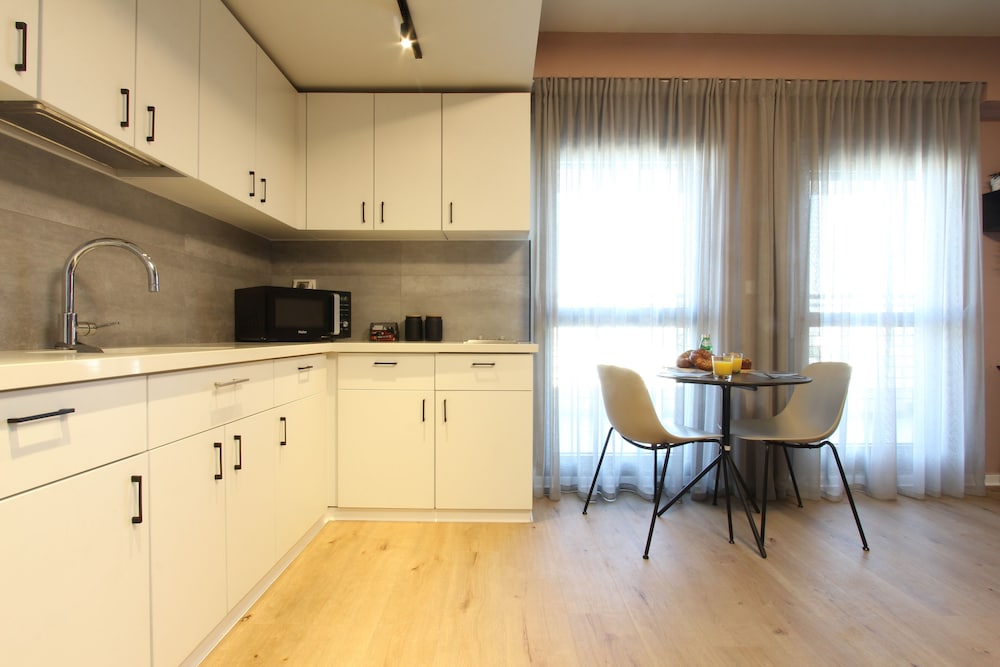 1 BR Apt TLV TAU by Sea N' Rent