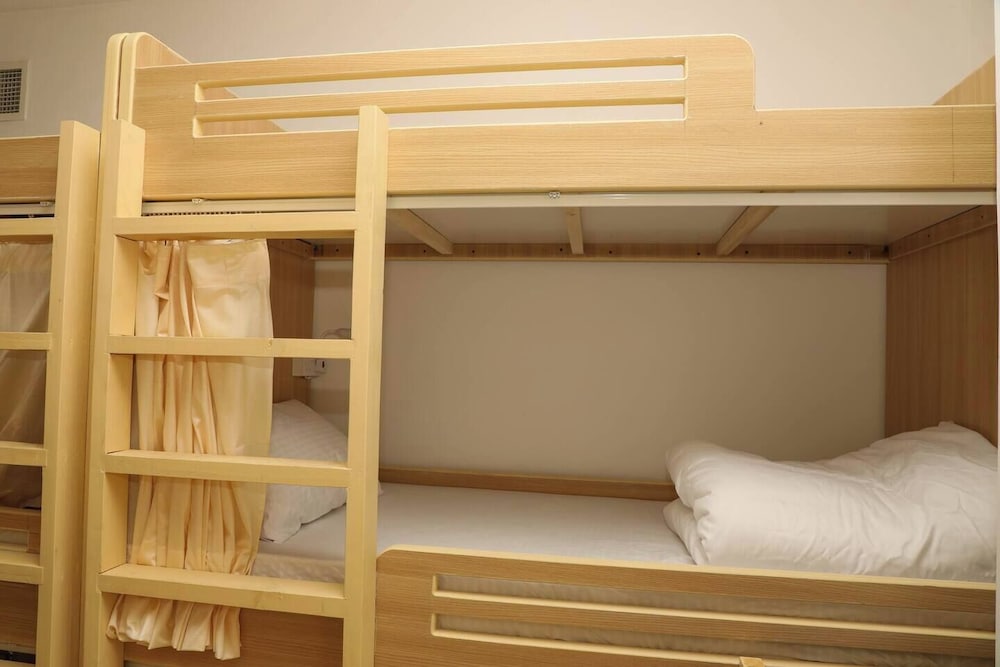 SEASIDE HOSTELS