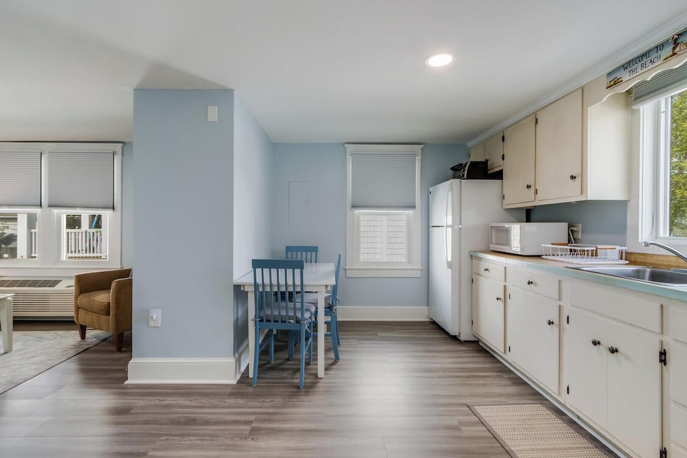 Baltimore Avenue 49 #2