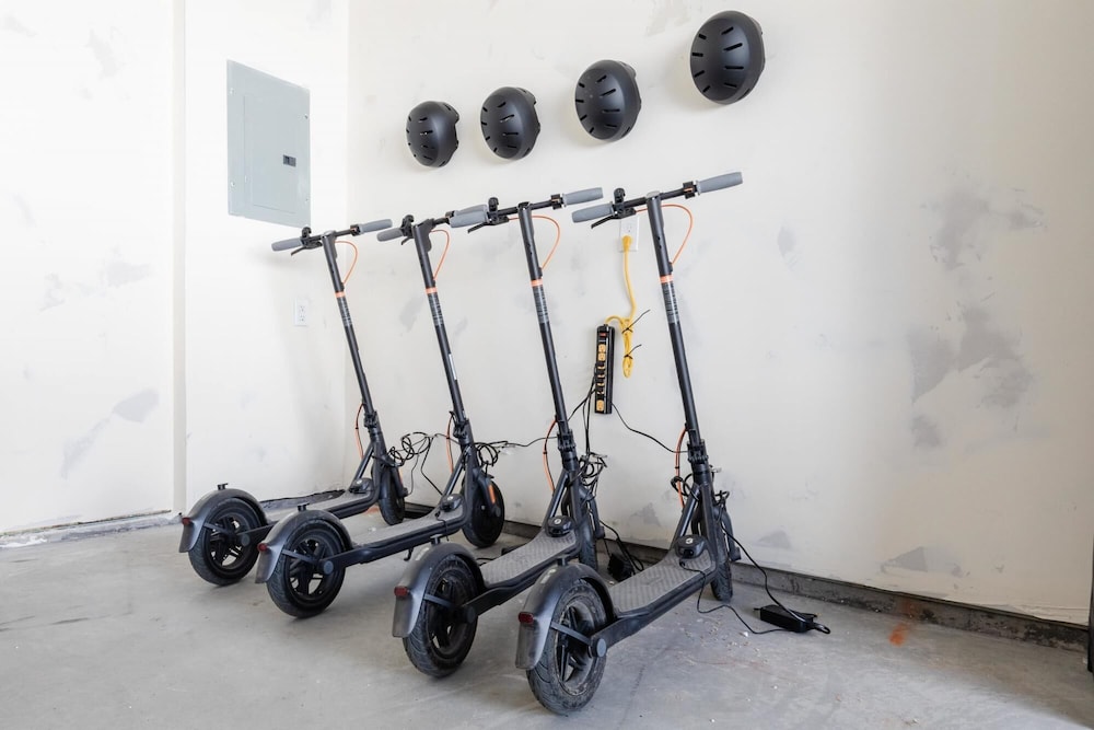 E-scooters 3BR 3BA Boat Parking Close to Marina